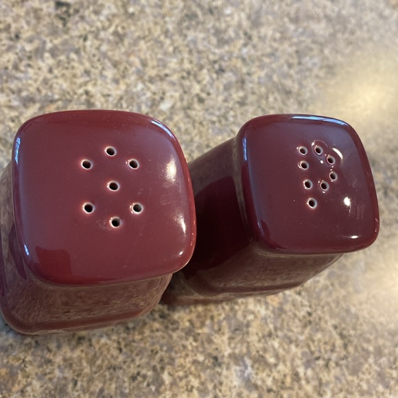 Longaberger Paprika Salt & Pepper Shakers & Black Wrought Iron Holder Caddy - Picture 17 of 17